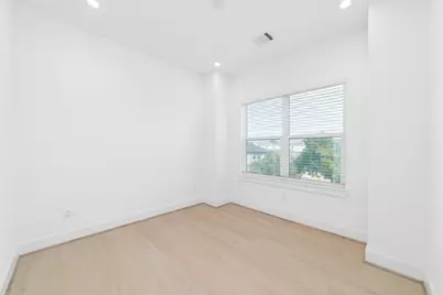 2308 Reinerman Street, Houston, TX 77007 - Photo 12