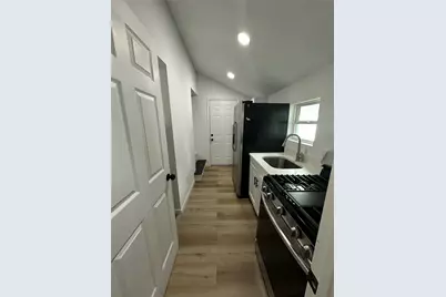 32 Farrell Street #C, Houston, TX 77022 - Photo 12