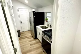 32 Farrell St, Houston, TX 77022 - Photo 4