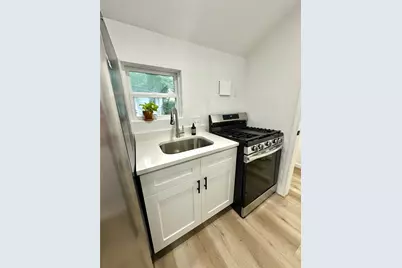 32 Farrell Street #C, Houston, TX 77022 - Photo 2