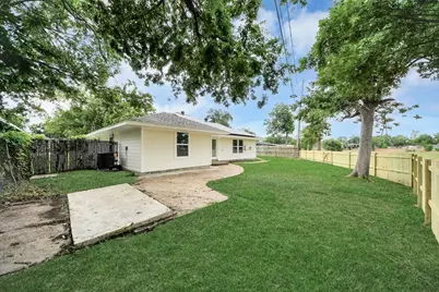 5455 N Crooked Creek Drive, Houston, TX 77017 - Photo 34