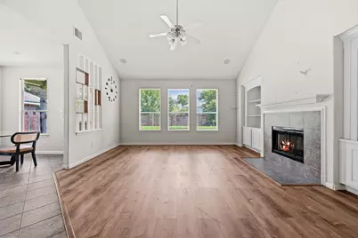 15214 Sky Brook Lane, Houston, TX 77044 - Photo 10