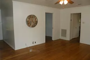 1015 Pear Dr, Huntsville, TX 77320 - Photo 8