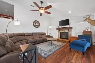 617 Gov Wood Dr, Point Blank, TX 77364 - Photo 8