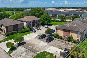 4021 Briar Hollow Dr, Dickinson, TX 77539 - Photo 28