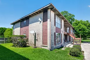 4021 Briar Hollow Dr, Dickinson, TX 77539 - Photo 4
