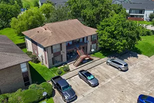 4021 Briar Hollow Dr, Dickinson, TX 77539 - Photo 34