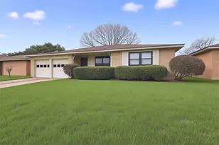 11807 S Ridgewood Cir, Houston, TX 77071 - Photo 1