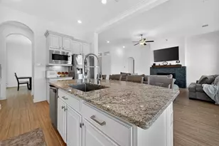 13823 Sturcombe Glen Trll, Rosharon, TX 77583 - Photo 14