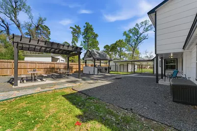 8526 Oakwood Drive, Magnolia, TX 77354 - Photo 12