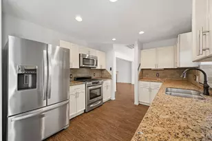 4111 Rocky Bend Dr, Sugar Land, TX 77479 - Photo 10