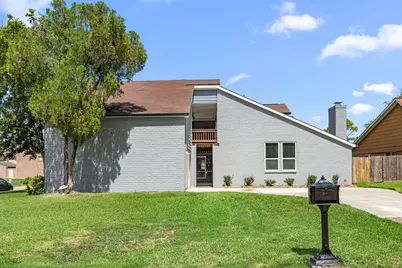 2926 Meadowcreek Drive, Missouri City, TX 77459 - Photo 1