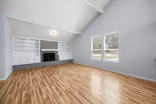 2926 Meadowcreek Dr, Missouri City, TX 77459 - Photo 10