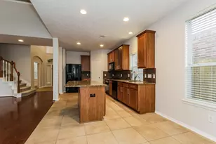 22 Frontera Cir, The Woodlands, TX 77382 - Photo 4
