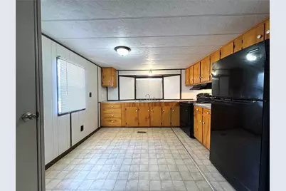 1718 W Dumble Street #14, Alvin, TX 77511 - Photo 2