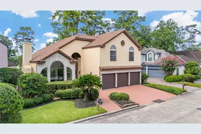 16 Kingwood Villas Court, Kingwood, TX 77339 - Photo 2