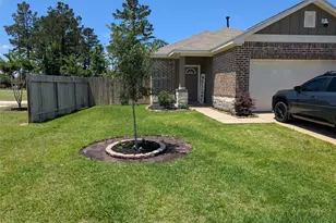 14601 E Pine Heart Dr, Conroe, TX 77302 - Photo 2