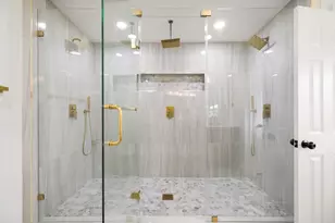 8202 Glencrest St, Houston, TX 77061 - Photo 2