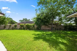 8202 Glencrest St, Houston, TX 77061 - Photo 22
