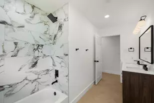 8202 Glencrest St, Houston, TX 77061 - Photo 20