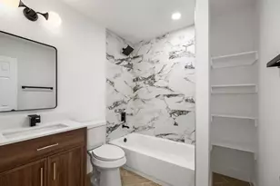 8202 Glencrest St, Houston, TX 77061 - Photo 12
