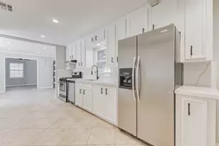 5037 W 43rd St, Houston, TX 77092 - Photo 12