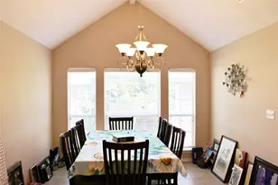 110 S River Dr, Columbus, TX 78934 - Photo 2