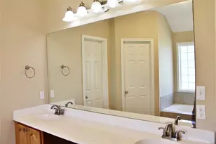 110 S River Dr, Columbus, TX 78934 - Photo 16