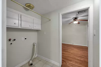 210 Harris Boulevard, Conroe, TX 77301 - Photo 18
