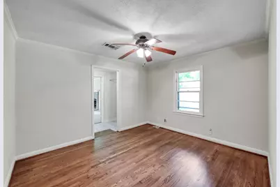 210 Harris Boulevard, Conroe, TX 77301 - Photo 16