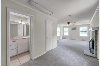 210 Harris Boulevard, Conroe, TX 77301 - Photo 20