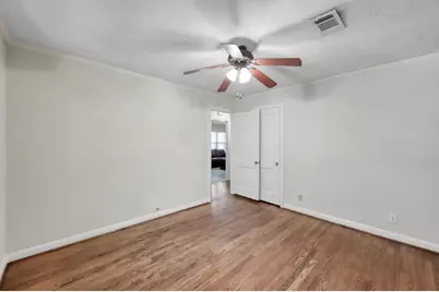 210 Harris Boulevard, Conroe, TX 77301 - Photo 18