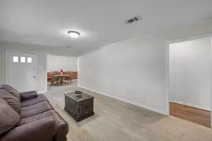 210 Harris Blvd, Conroe, TX 77301 - Photo 4