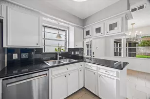 507 Blue Willow Dr, Houston, TX 77042 - Photo 2