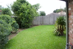 7931 Southmeadow Dr, Houston, TX 77071 - Photo 12