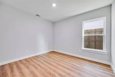 6004 Wedgefield Street #A/B, Houston, TX 77028 - Photo 10