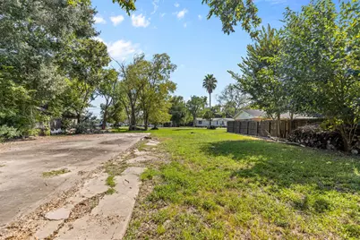 212 Woodward Street, Alvin, TX 77511 - Photo 4