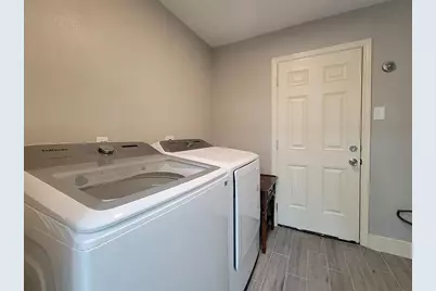 9306 Bankside Drive, Houston, TX 77031 - Photo 10