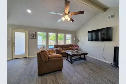 9306 Bankside Drive, Houston, TX 77031 - Photo 12