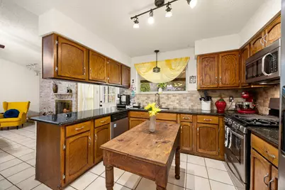 17411 Huntersglen Circle, Humble, TX 77396 - Photo 16