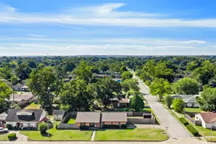 12202 Palmcroft St, Houston, TX 77034 - Photo 2