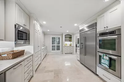 542 Ramblewood Road, Houston, TX 77079 - Photo 10
