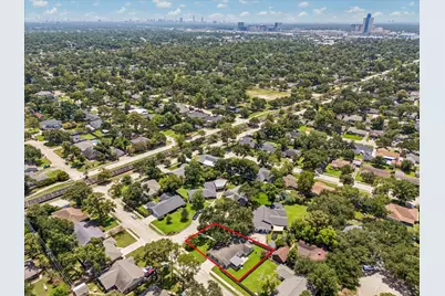 10423 Barwood Drive, Houston, TX 77043 - Photo 30