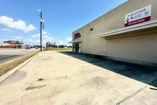 202 E Boling Hwy, Wharton, TX 77488 - Photo 2