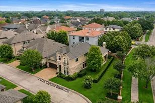 1102 Oyster Bank Cir, Sugar Land, TX 77478 - Photo 2