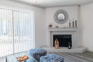 200 Hallow Tree Ln, Houston, TX 77090 - Photo 6