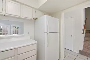 11217 Briar Forest Dr, Houston, TX 77042 - Photo 10