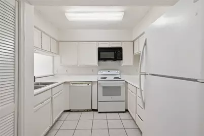 11217 Briar Forest Drive, Houston, TX 77042 - Photo 8
