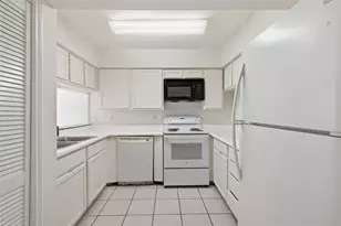 11217 Briar Forest Dr, Houston, TX 77042 - Photo 8
