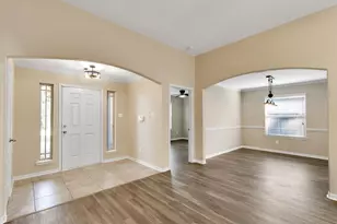 5540 S Buffalo Cir, Willis, TX 77378 - Photo 4